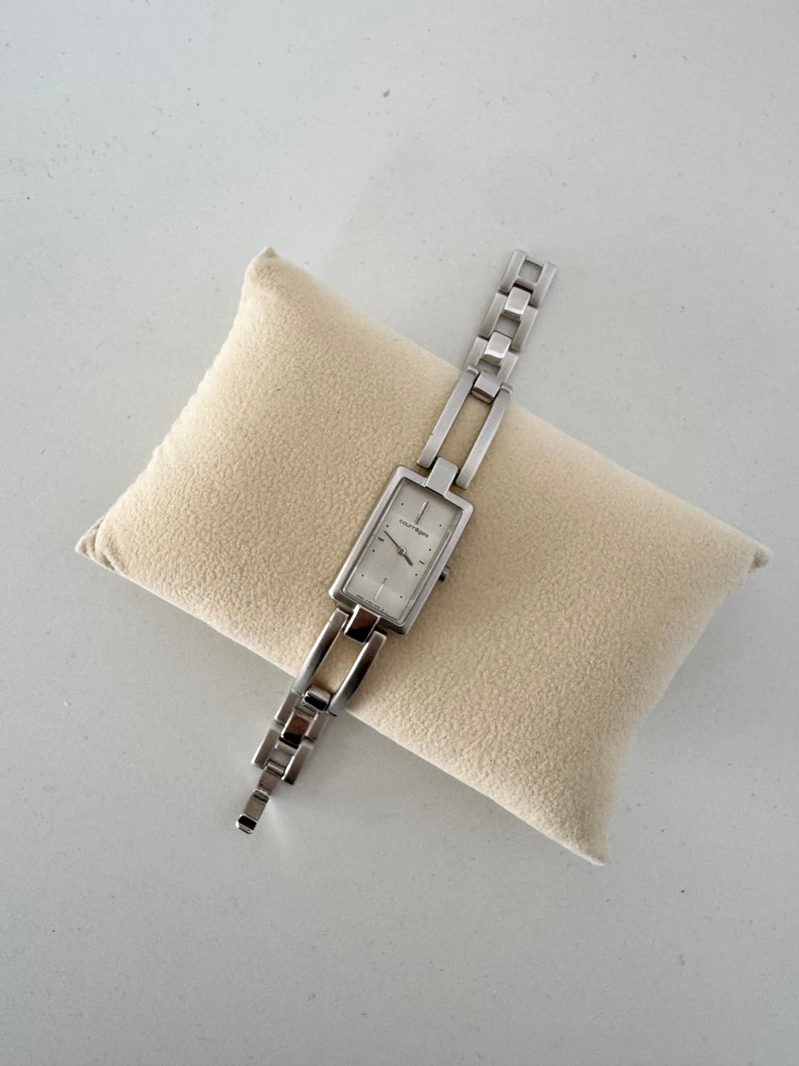 (새거수준)꾸레쥬(Courrèges) 실버 뱅글 스퀘어 워치 상품이미지4