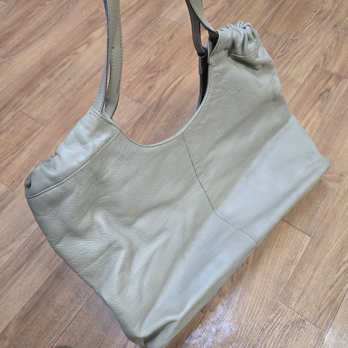 생로랑 카바스 빅숄더백 상품이미지4