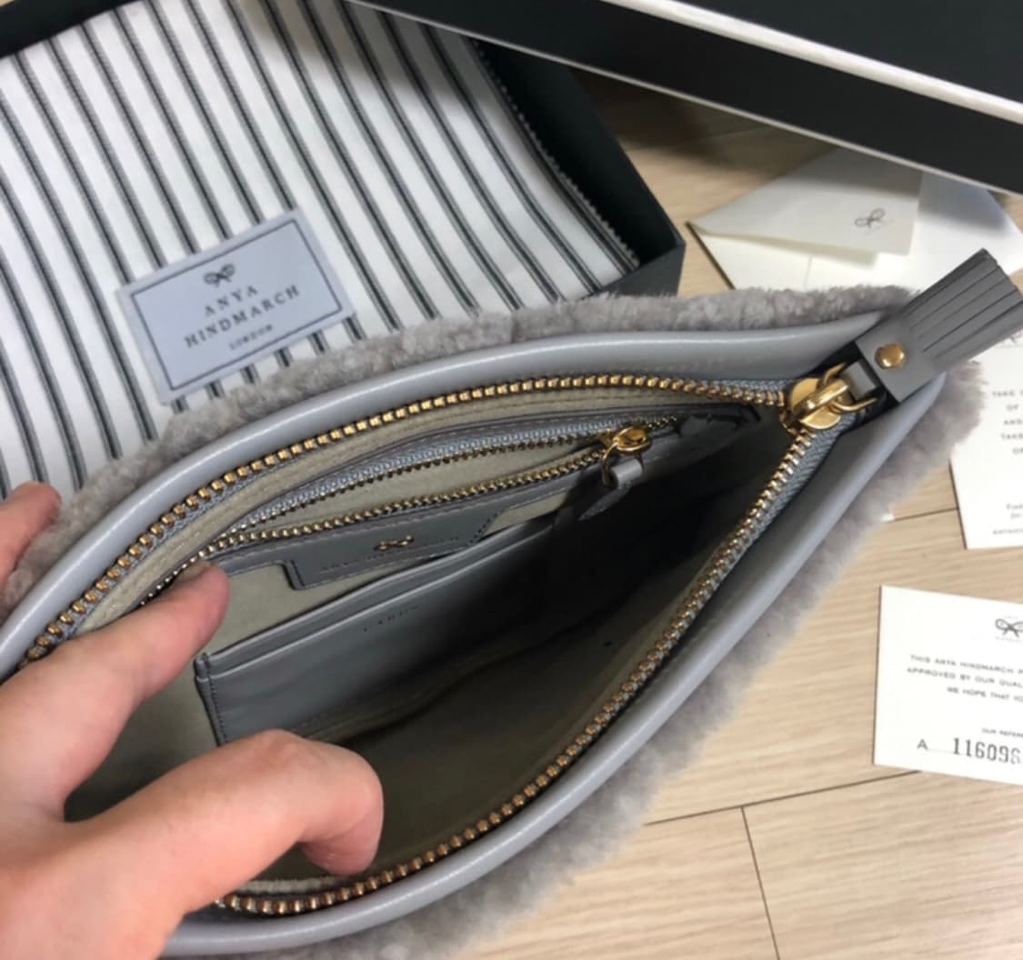 정품 안야힌드마치 정가90만 양털 클러치 가방 핸드백 미니백 아크네 마쥬 상품이미지7