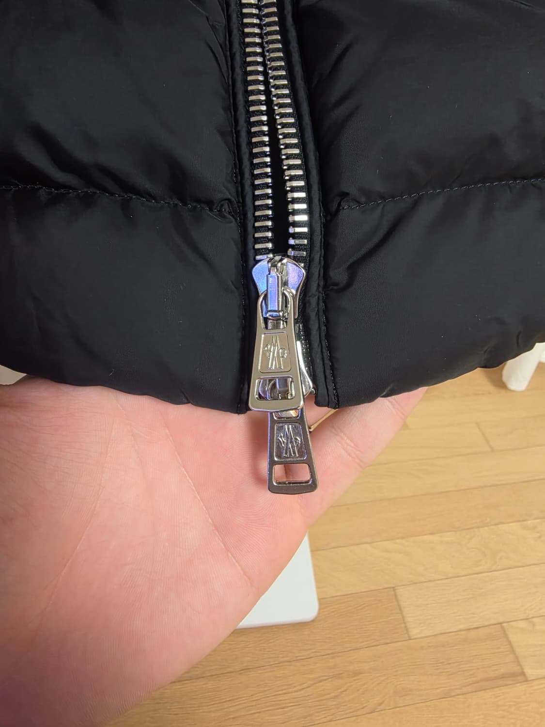 [23년] 몽클레어 아미오 경량 바이크 다운 패딩 3사이즈 상품이미지4