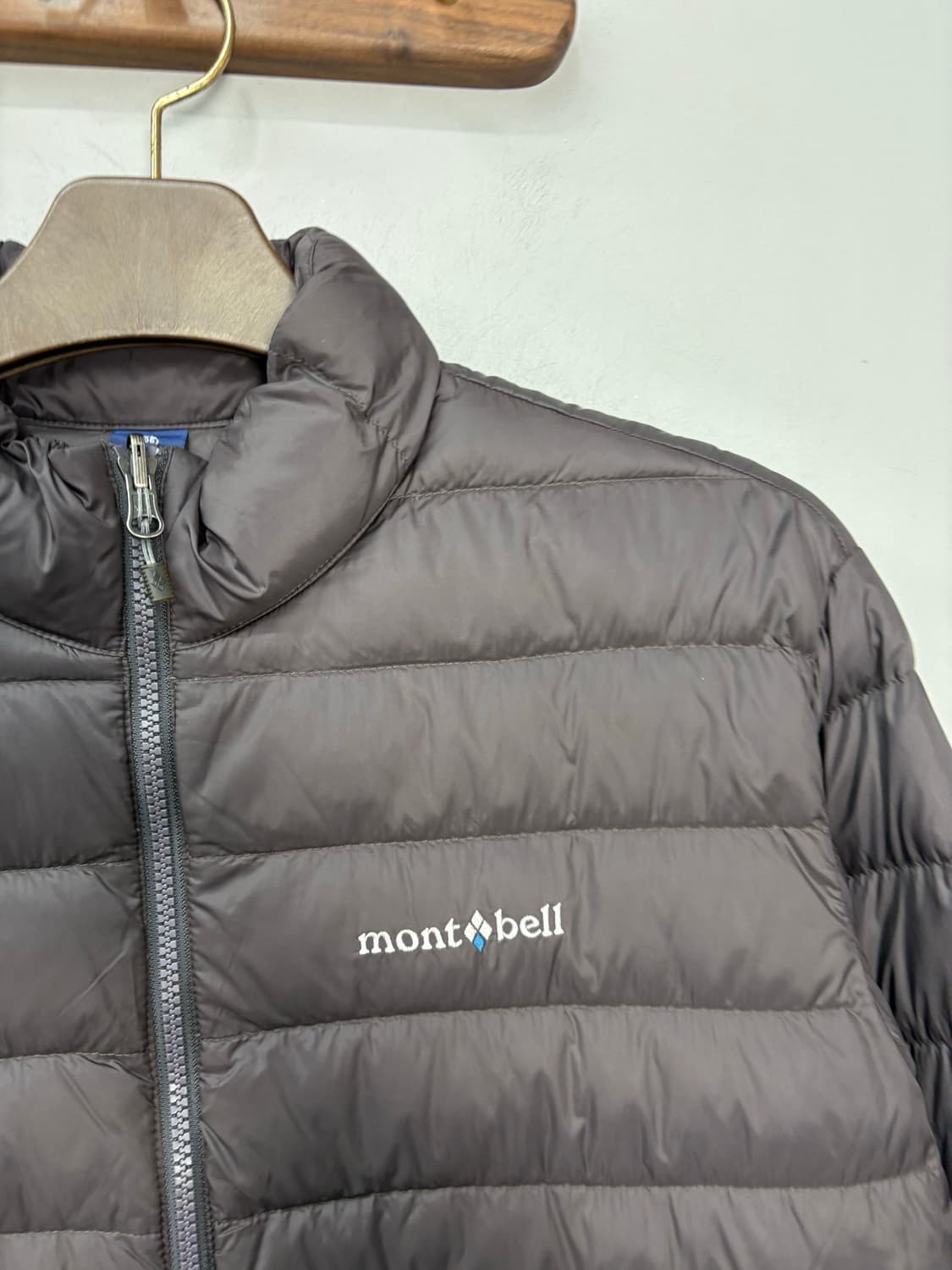 몽벨 구스다운 경량 패딩 자켓 A2735 상품이미지3