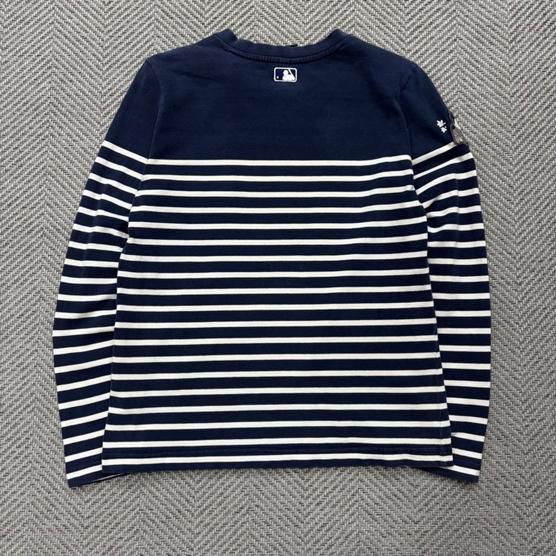 mlb 뉴욕양키즈 단가라 롱슬리브 v2111 상품이미지2