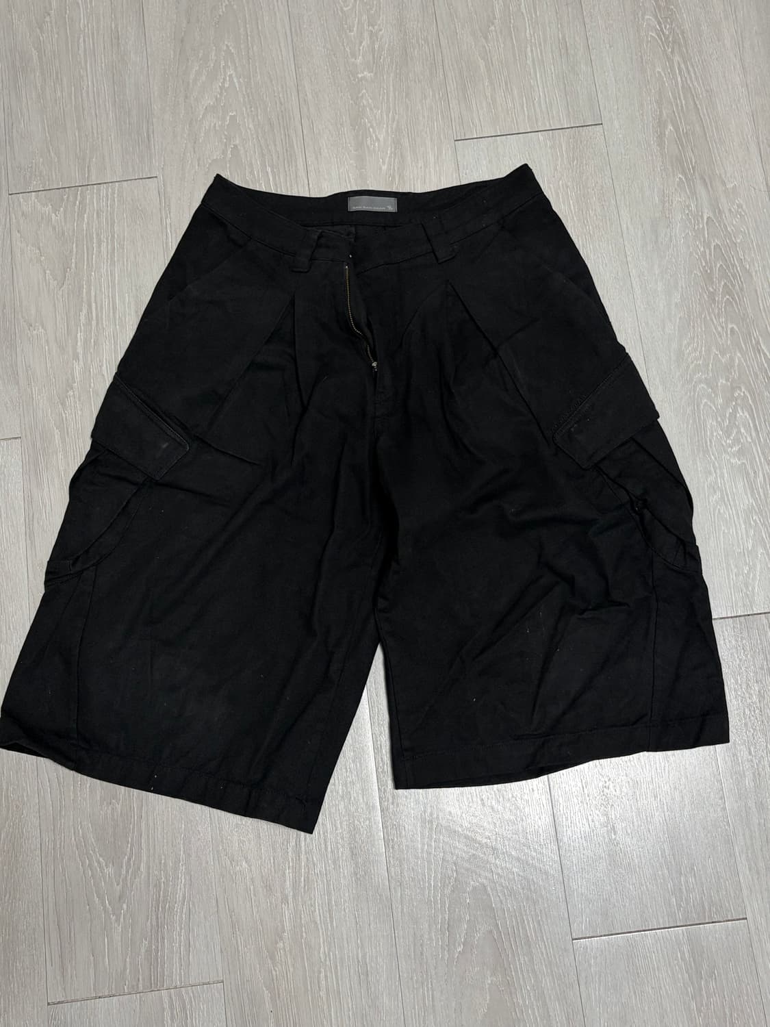 산산기어 버뮤다바지 25ss 팝니다. 상품이미지1