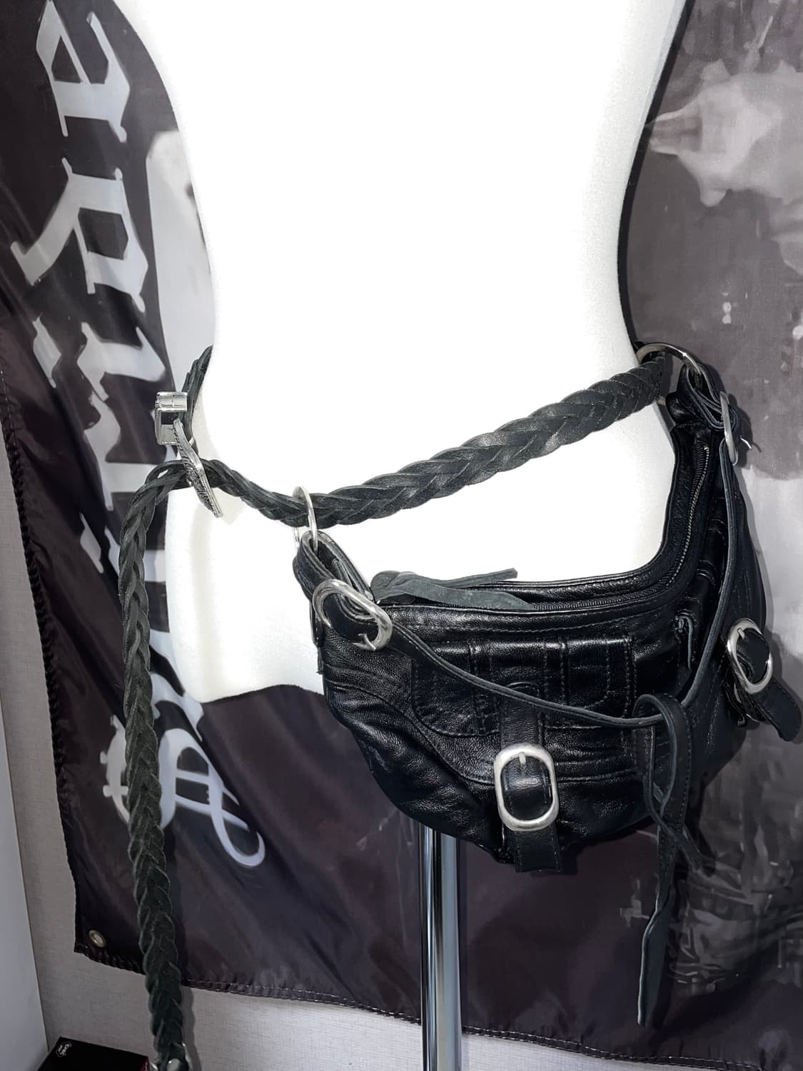 블랙 리얼레더 양가죽 고딕 버클 미니 숄더백 다크웨어릭오웬스발렌시아가st 상품이미지4