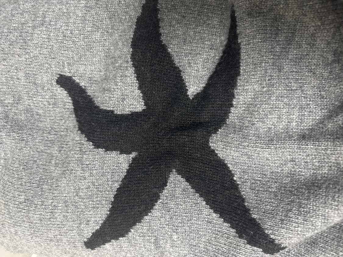 더콜디스트모먼트TCM 불가사리 차콜 니트 상품이미지4