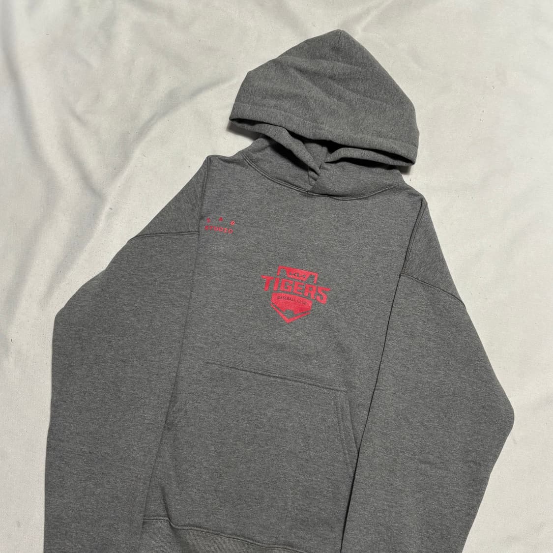 L 새상품 아이앱 스튜디오 X 기아 타이거즈 그레이 후드티 상품이미지1