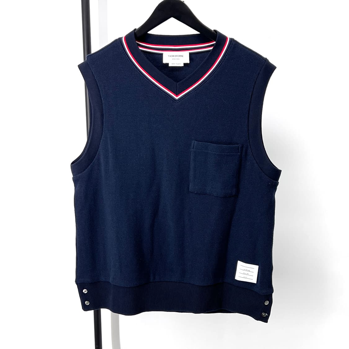 [23SS] 톰브라운 삼선 코튼 베스트 조끼 (MJV006A) 상품이미지1