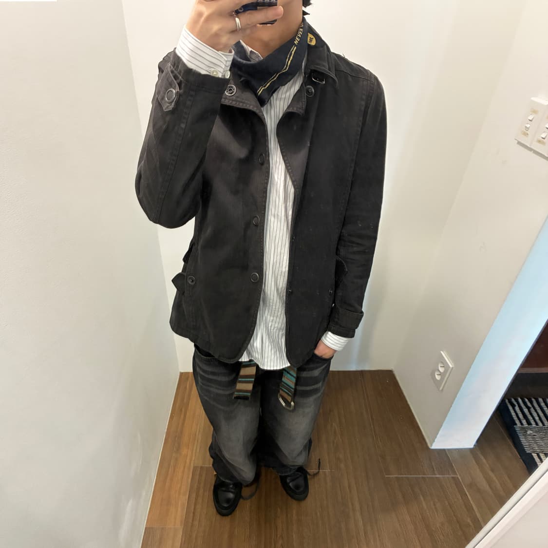 Childeric Distressed Jacket 상품이미지1