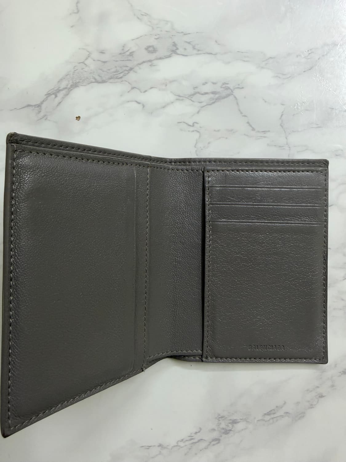 발렌시아가 반지갑 그레이 상품이미지3