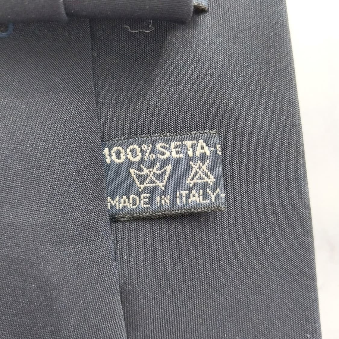 밀라숀 실크 네이비 패턴 넥타이 8.7cm A등급 K2323
 상품이미지8