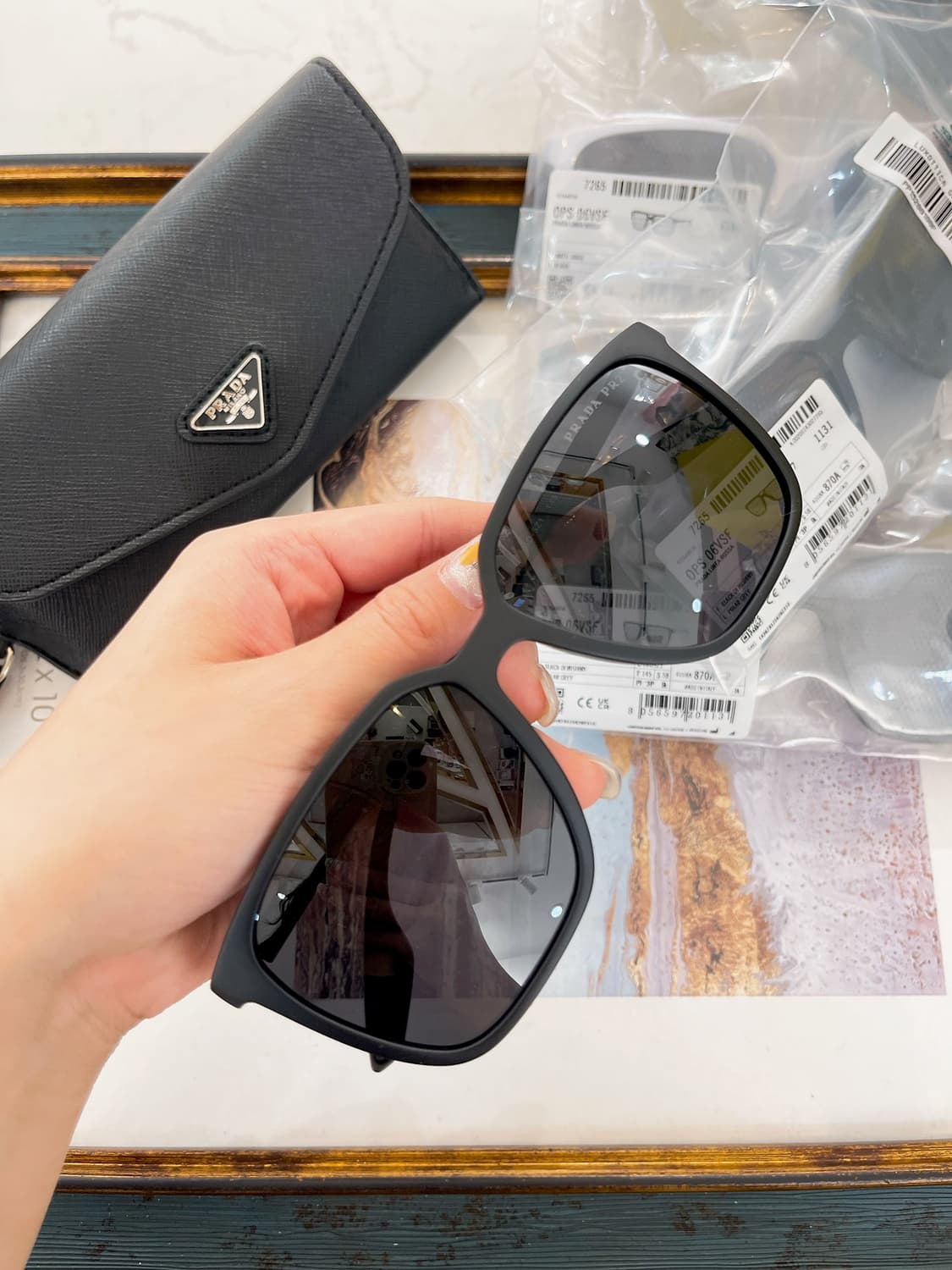 프라다 심볼 선글라스 슬레이트 그레이 렌즈 SPS 06V-F 상품이미지1