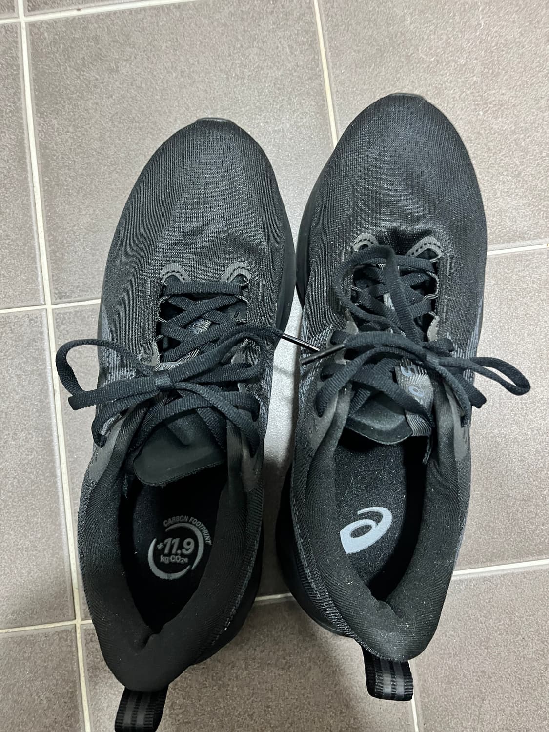 아식스 노바블라스트 5 와이드 블랙 캐리어 270size 상품이미지2