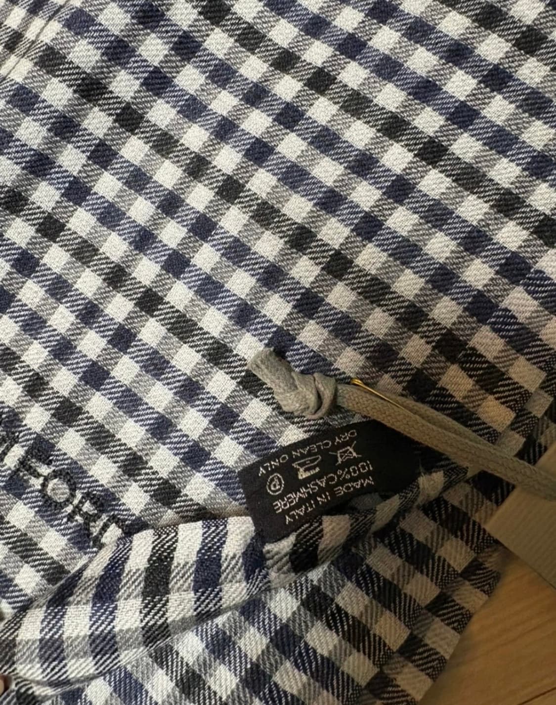 톰포드 캐시미어 체크 머플러 상품이미지3