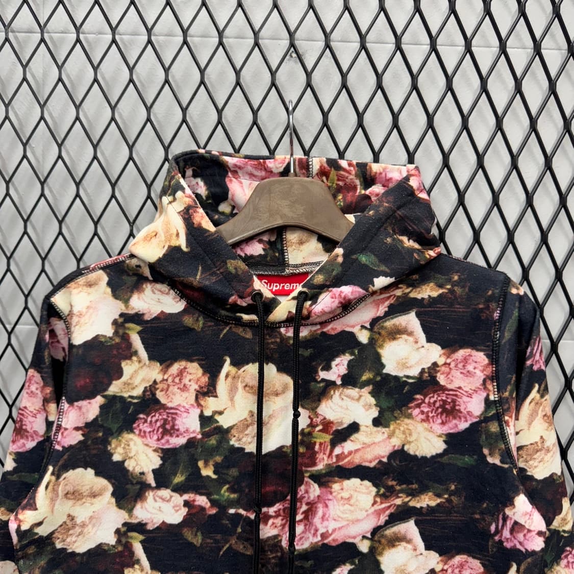 13F/W 슈프림 후디 스웻셔츠 플로럴 패턴 디테일 후드티 블랙 상품이미지3