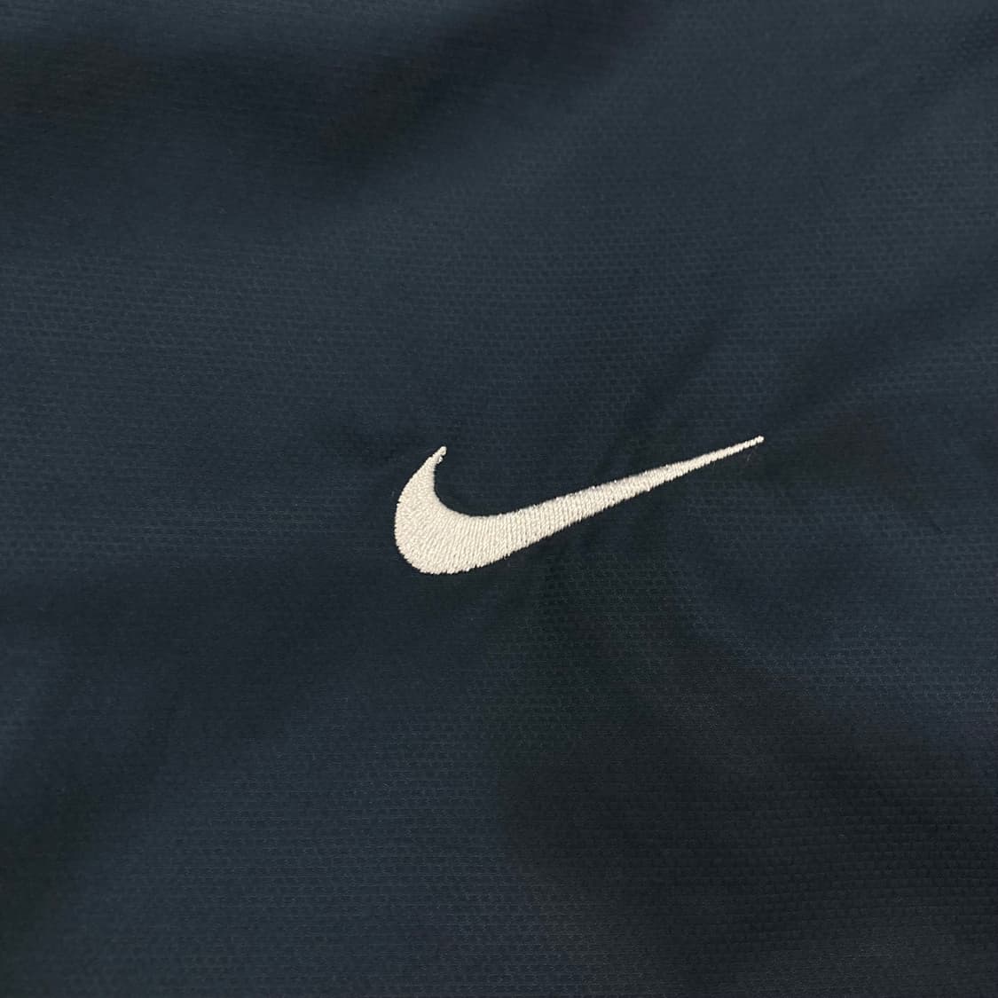 나이키 네이비 컬러 토탈90 스우시 로고 바람막이 상품이미지2