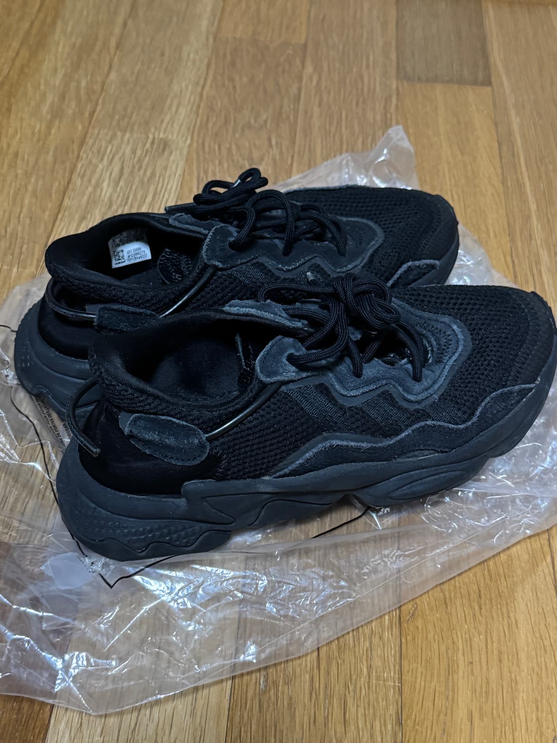 (급처) 아디다스 오즈위고 블랙 230 상품이미지4