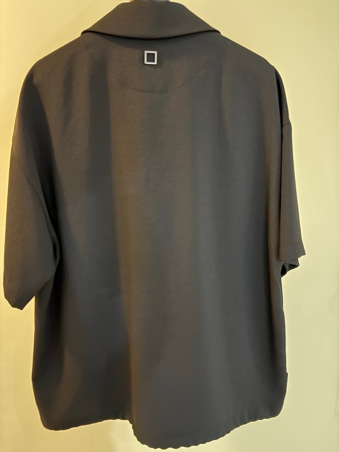 우영미25SS 블랙 오픈 폴로 티셔츠 m 상품이미지3
