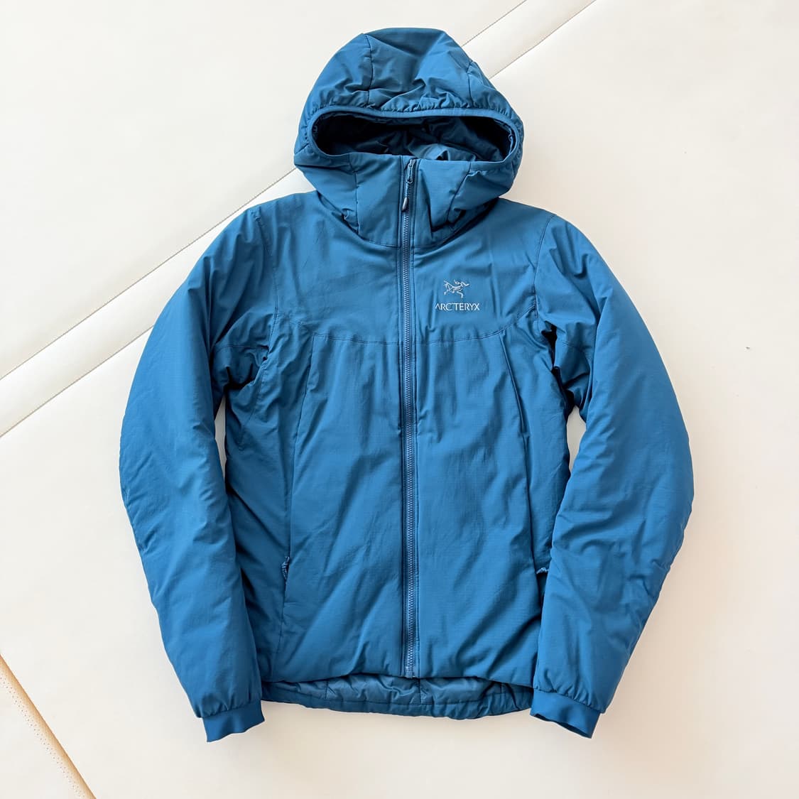 아크테릭스 아톰 AR 후디 경량패딩 상품이미지1