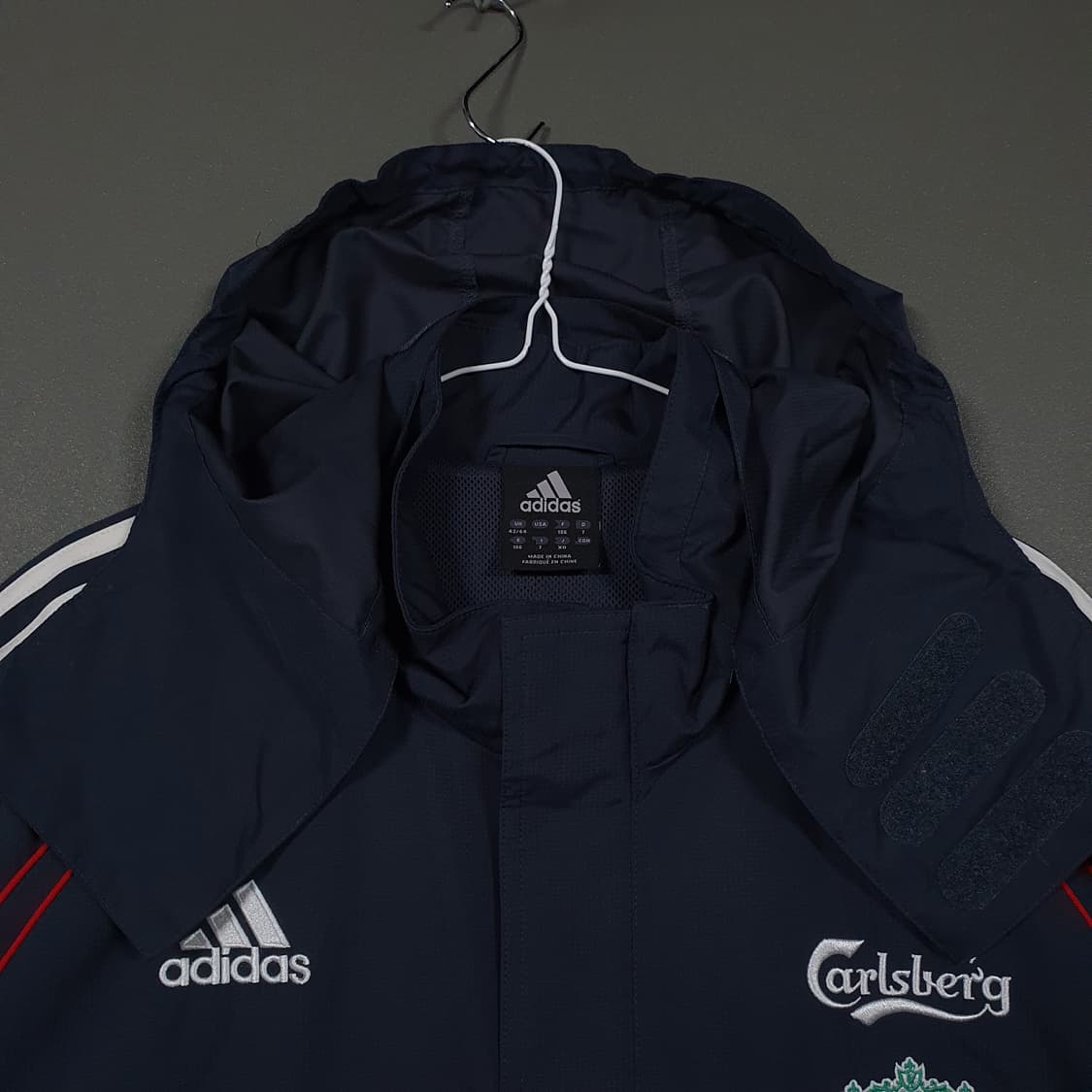 2XL (110) 아디다스 X 리버풀 칼스버그 바람막이 자켓 그레이 희귀 상품이미지4
