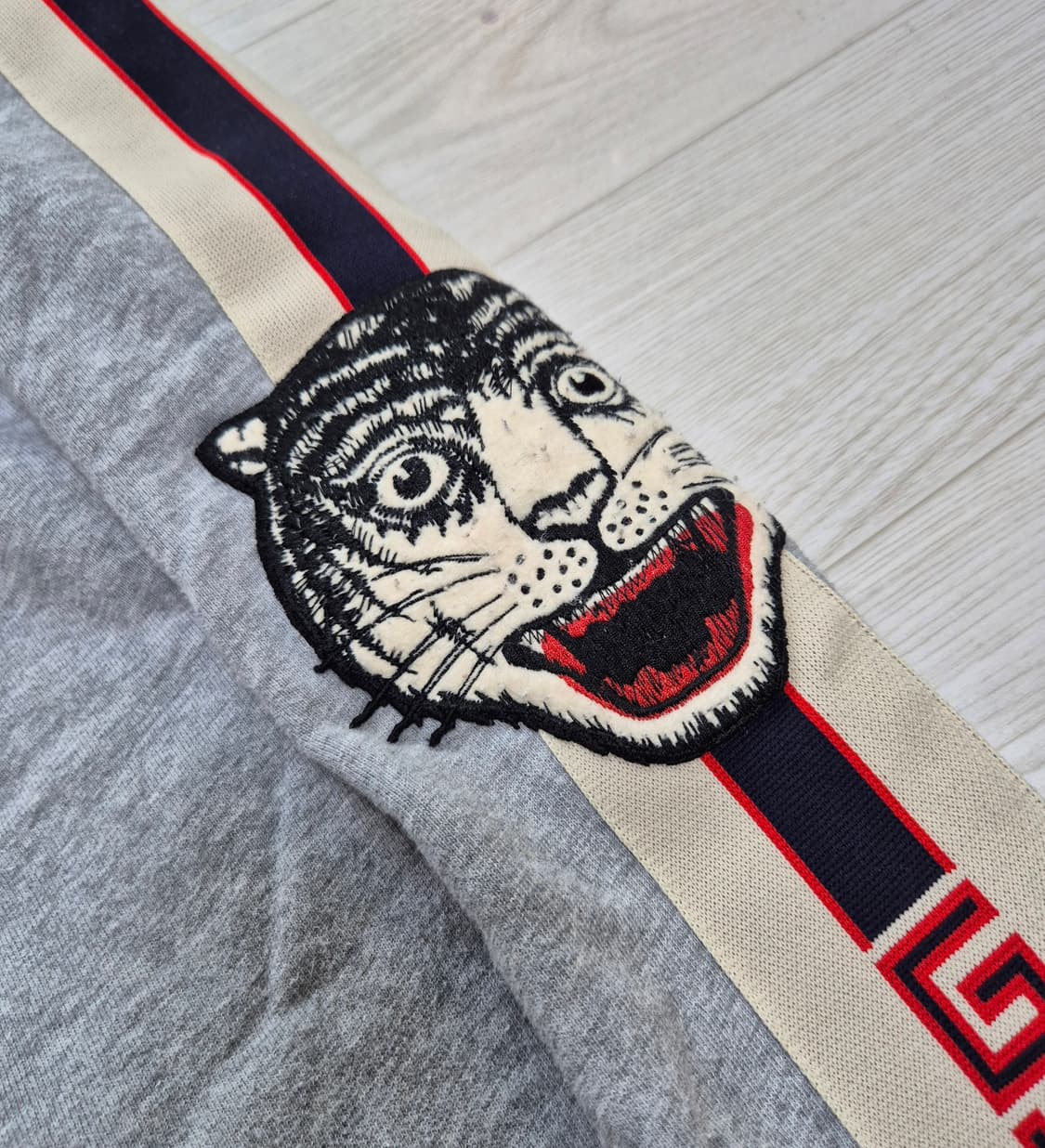 (정품) 구찌 Gucci 타이거 자수 조거 팬츠 S 상품이미지3