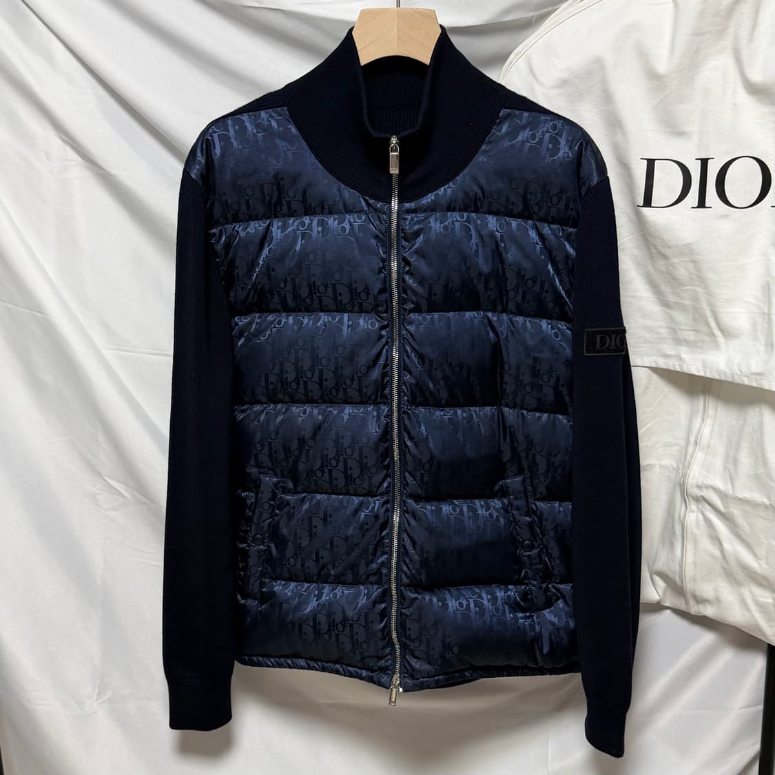 [S+급/L] 디올 오블리크 니트패딩 다크 네이비 풀구성 상품이미지1