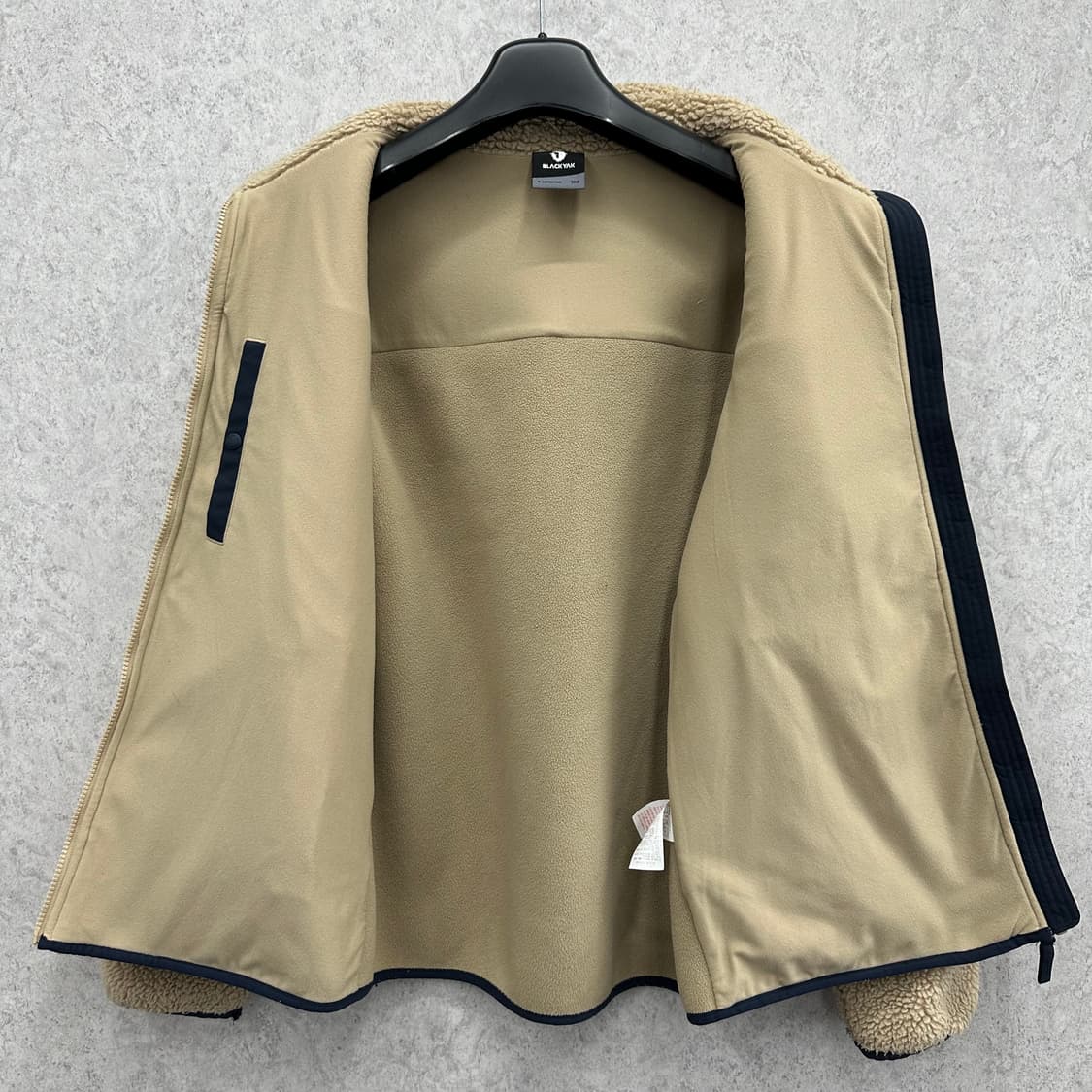 100 블랙야크 남자 양털 뽀글이 점퍼 상품이미지3