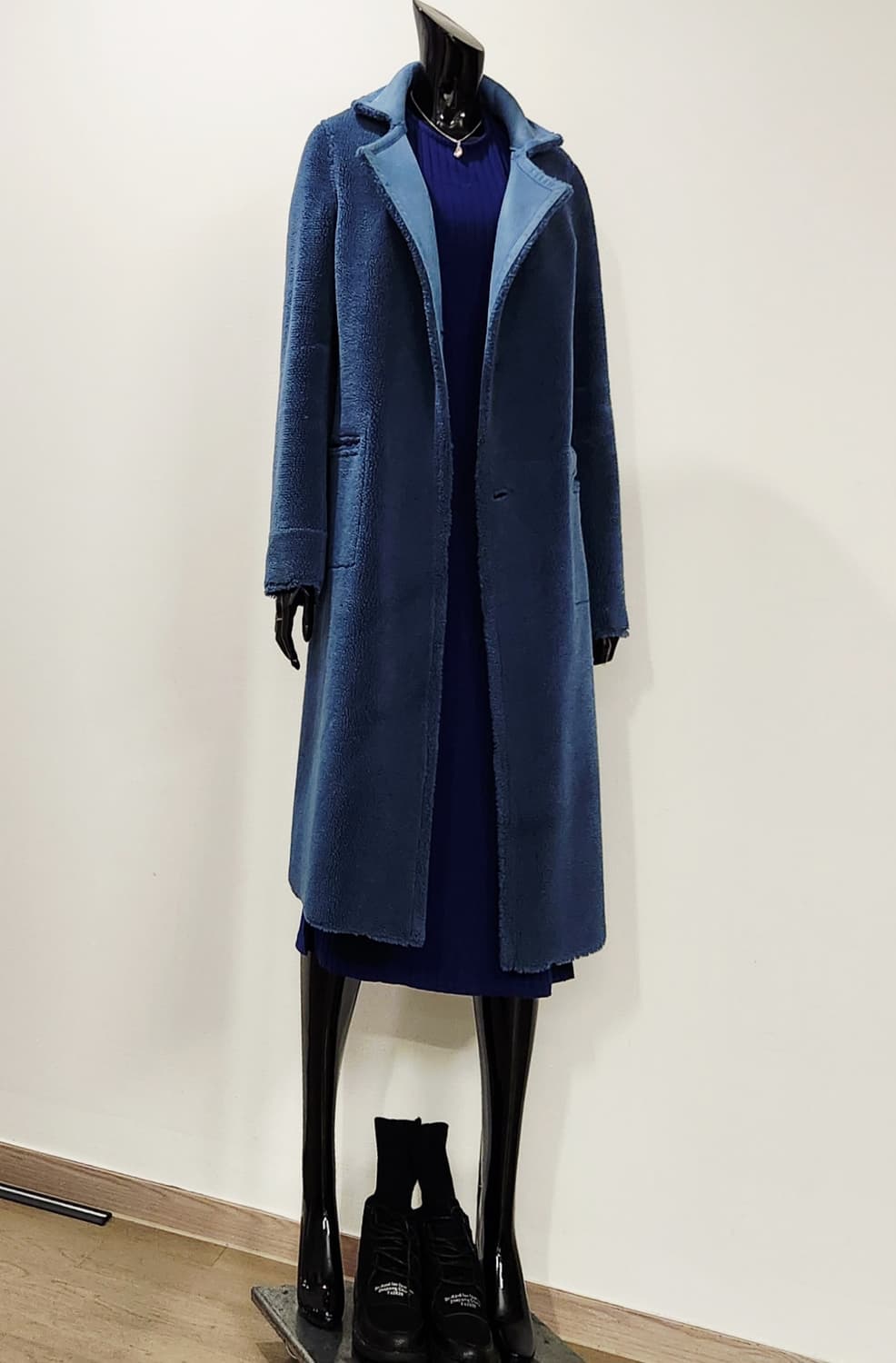 딥블루 양면 롱무스탕 상품이미지7