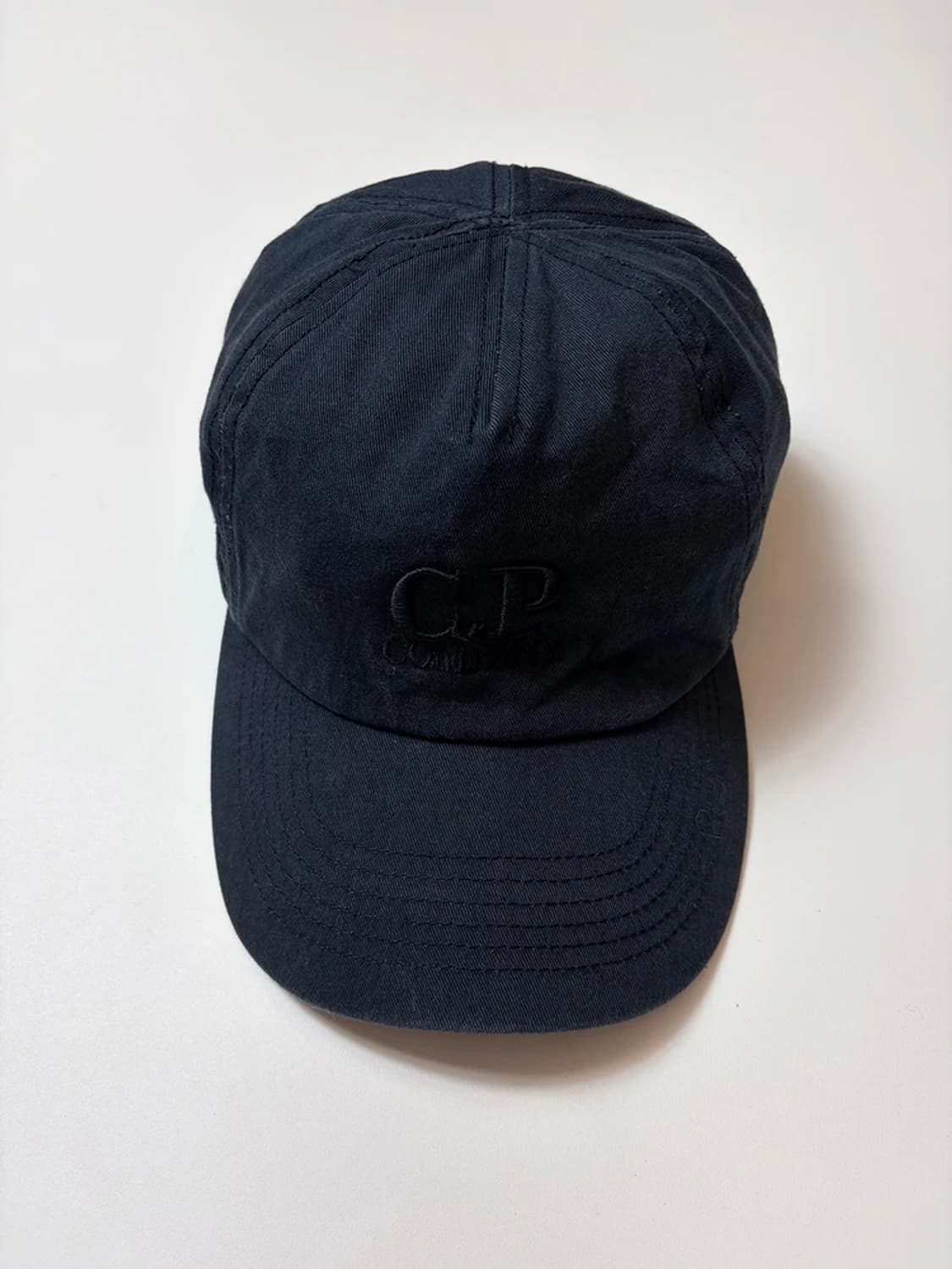 CP컴퍼니 피그먼트 자수 로고 볼캡 Q1548 상품이미지2