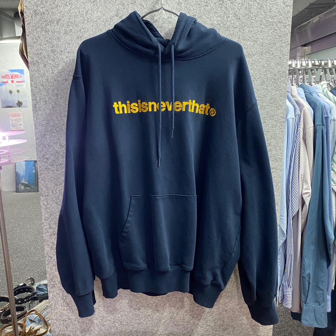 디스이즈네버댓 옐로우 빅로고 네이비 후드티 B3760  상품이미지2