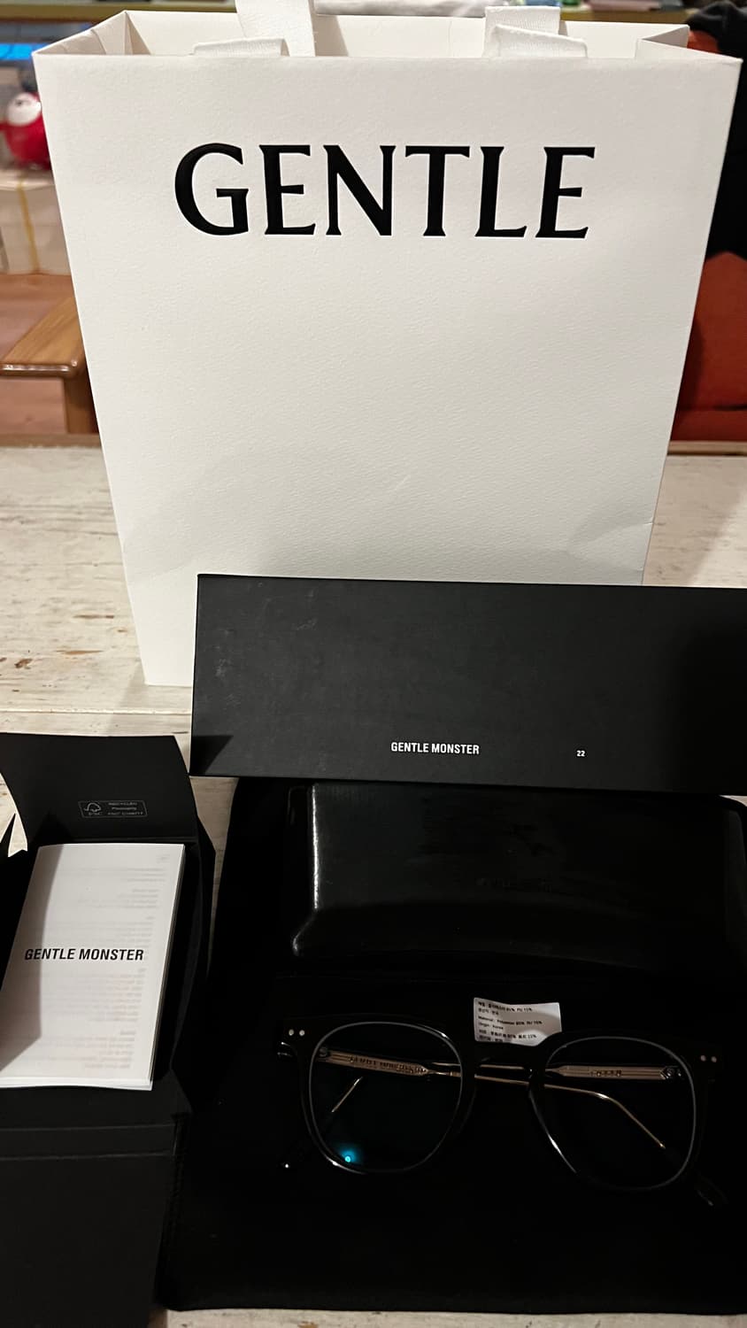 젠틀몬스터 루토 01 안경 풀박스 상품이미지2
