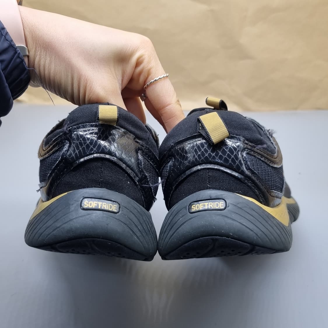 푸마 소프트 라이드 블락 골드 운동화245  상품이미지4