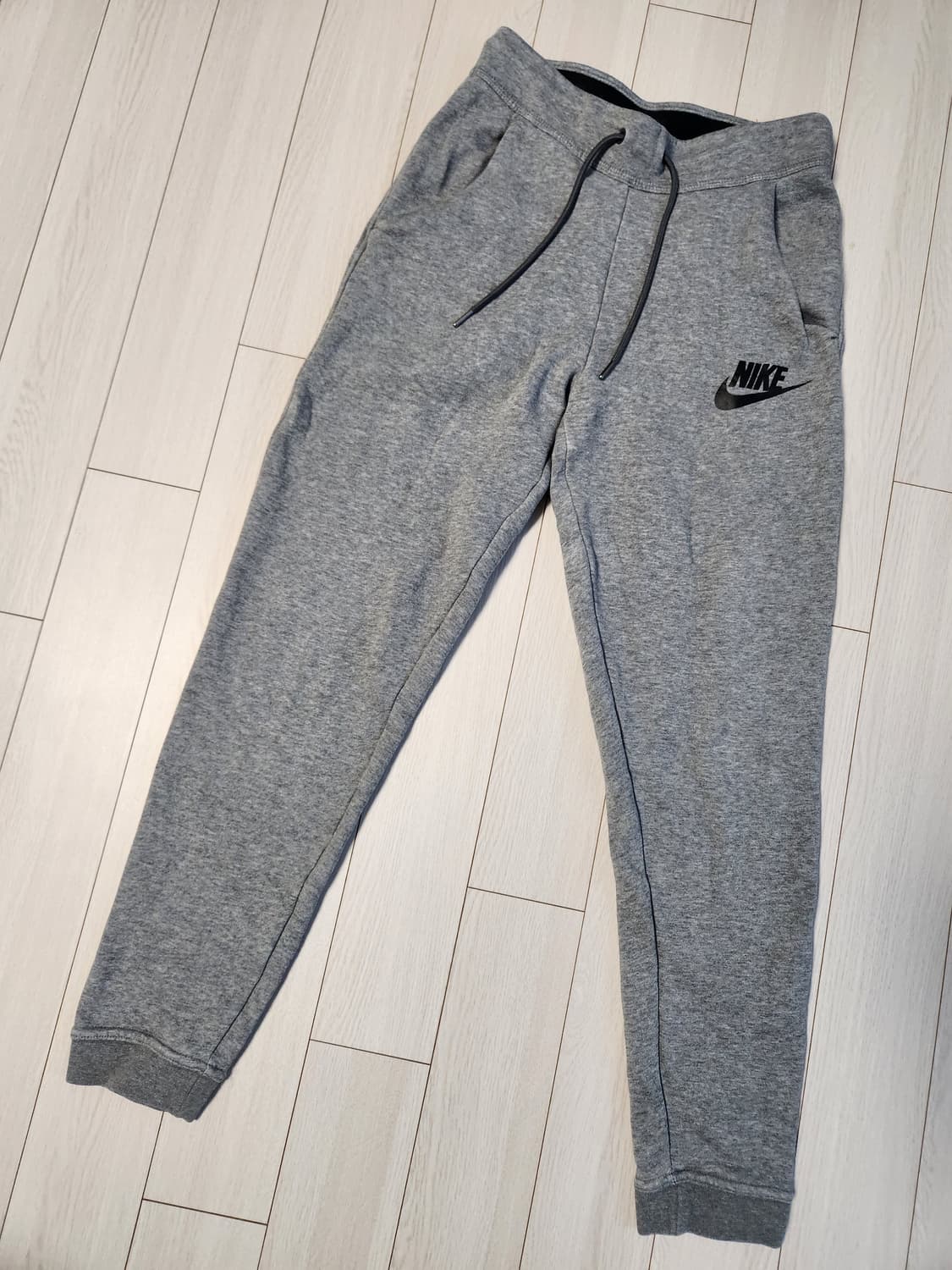 나이키 우먼스 랠리 스웨트 트레이닝 팬츠 사이즈xs

여러 중고사이트에도 상품이미지7