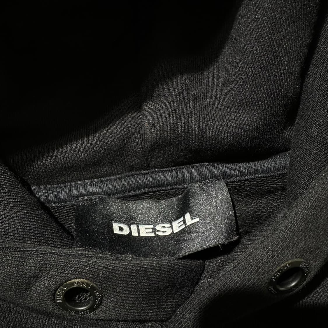 디젤 엠보스드 후드 블랙 상품이미지5
