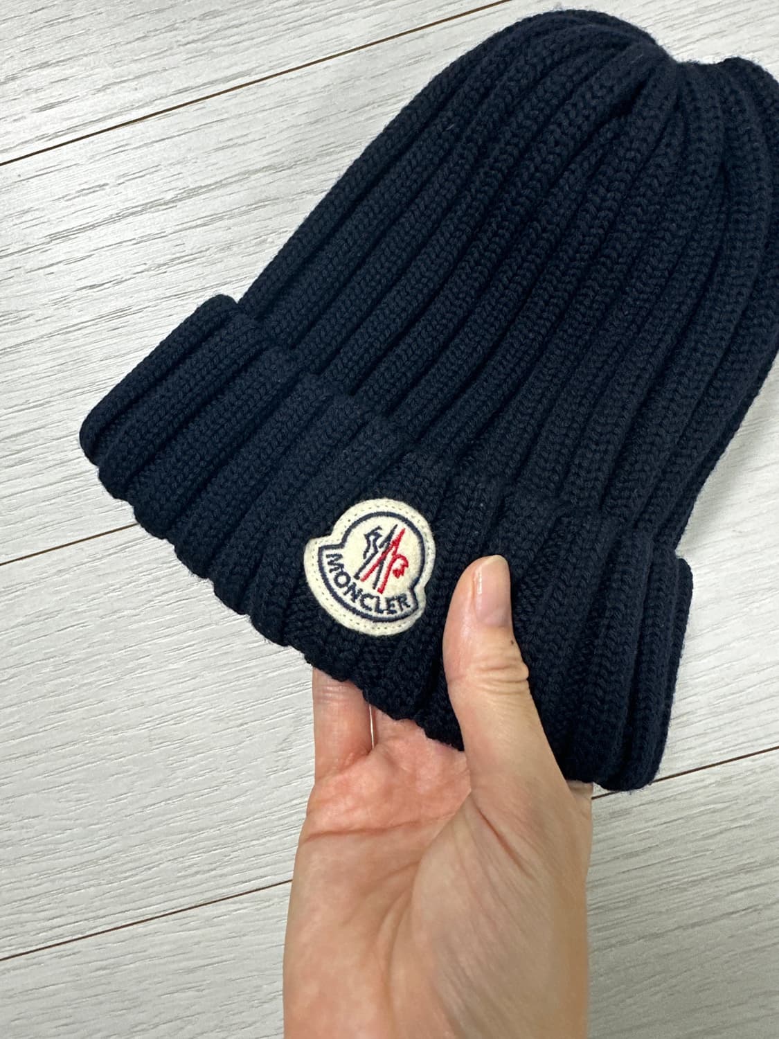 몽클레어 여성 비니 판매합니다 상품이미지2