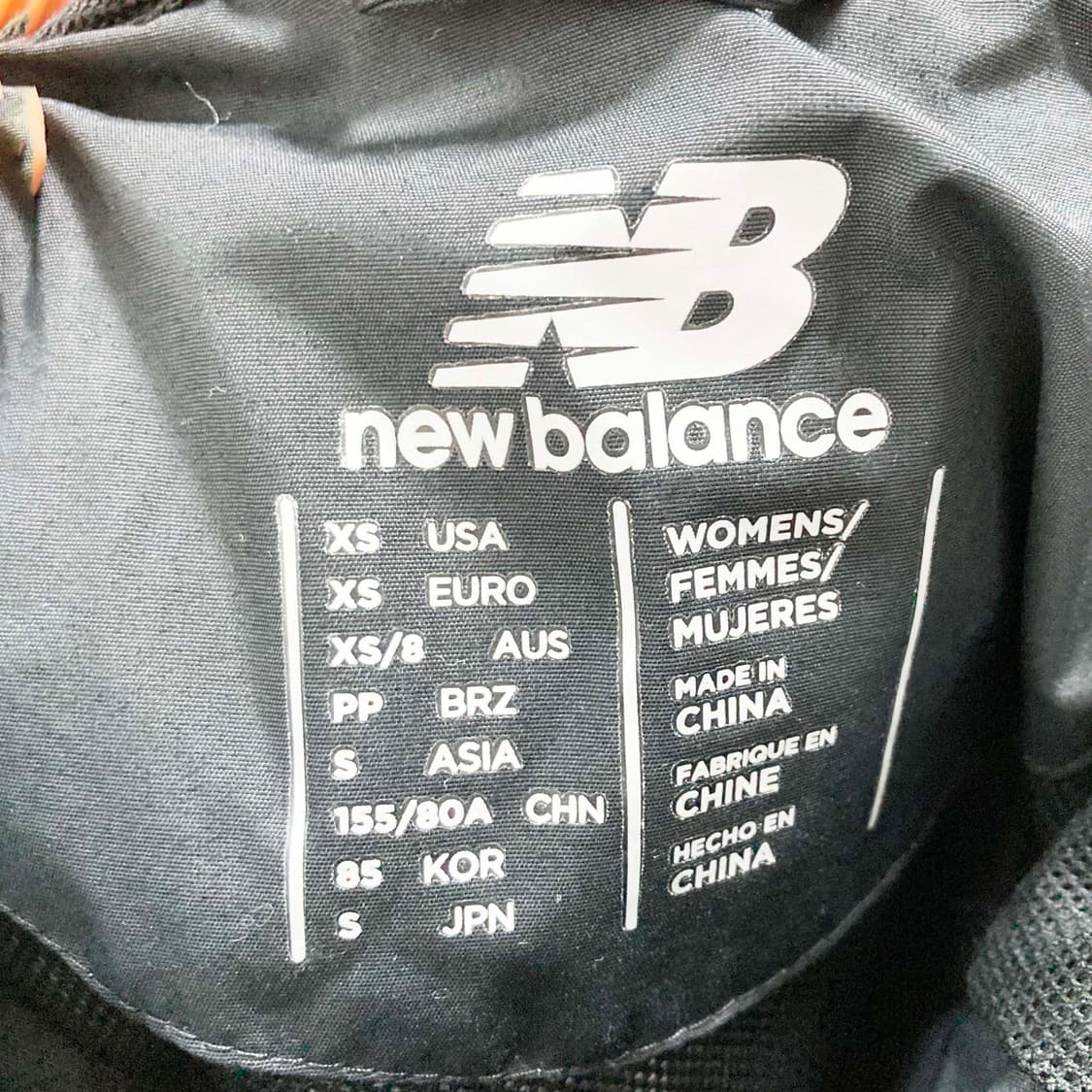 뉴발란스 여성후드 바람막이집업 85 상품이미지4