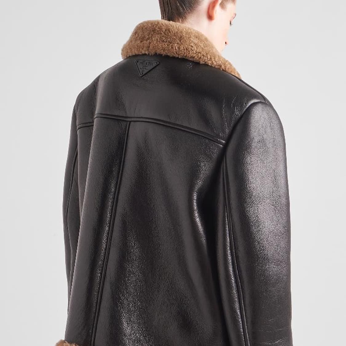 프라다 오버사이즈 무스탕 상품이미지1