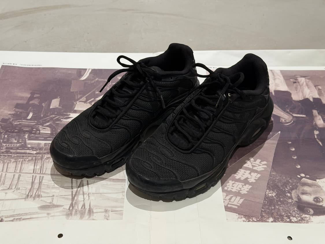 나이키 에어맥스 플러스 트리플 블랙 상품이미지1