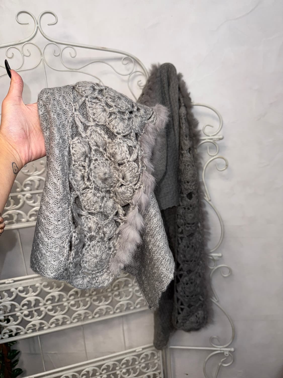 Pierre Balmain gray fur crochet muffler  상품이미지3