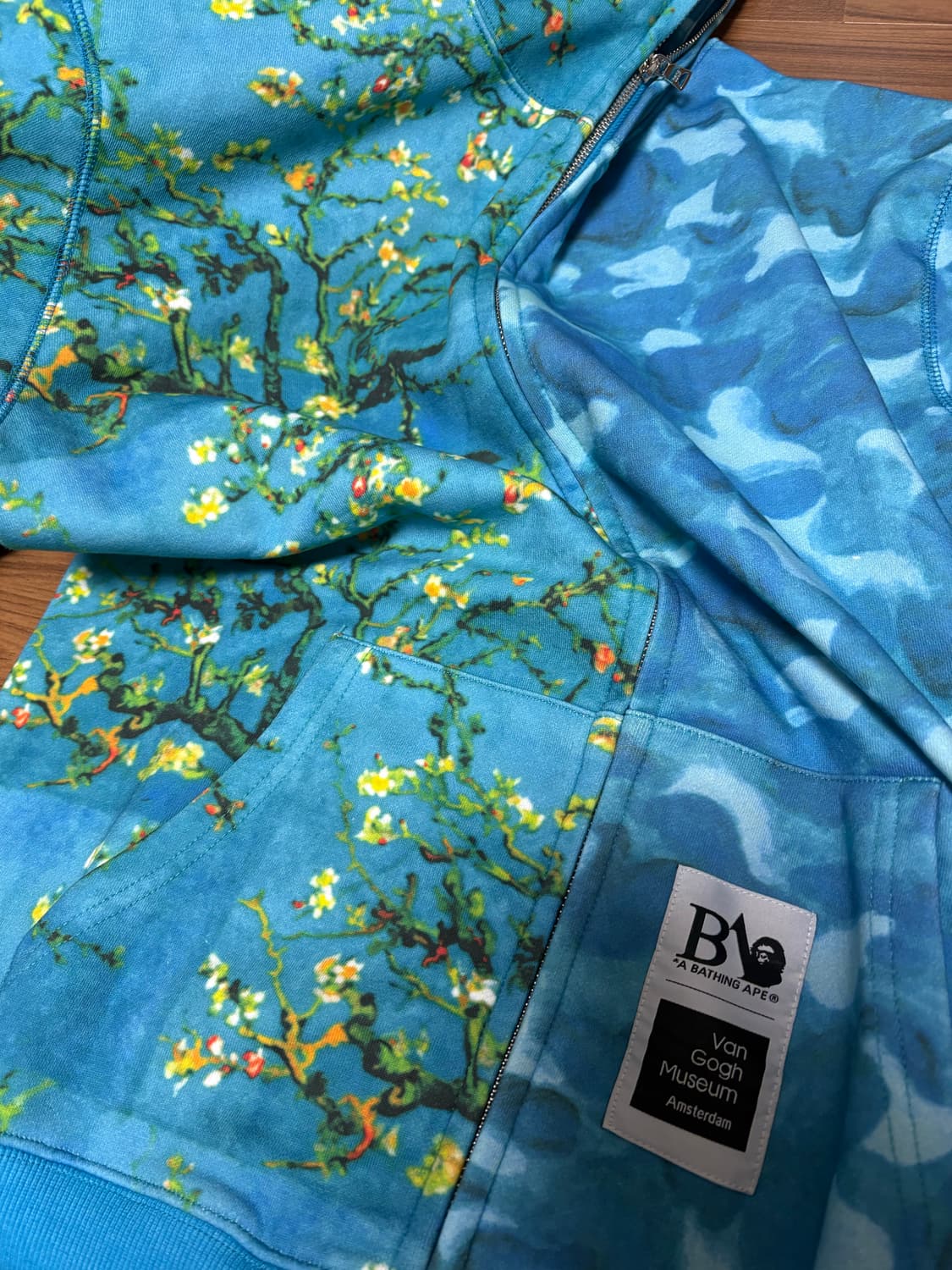 베이프 x 반 고흐 뮤지엄 샤크 풀 집 후드 삭스 상품이미지2