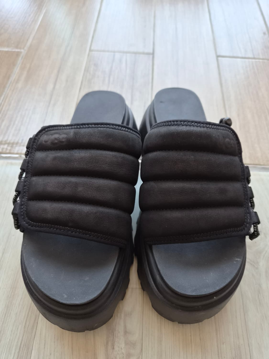 어그(UGG) 여성 캘리 플랫폼 슬라이더 샌들 (240) 상품이미지3