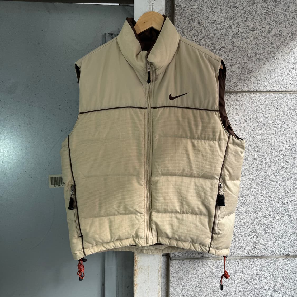 나이키 ACG 로고 파이핑 조끼 패딩 상품이미지2