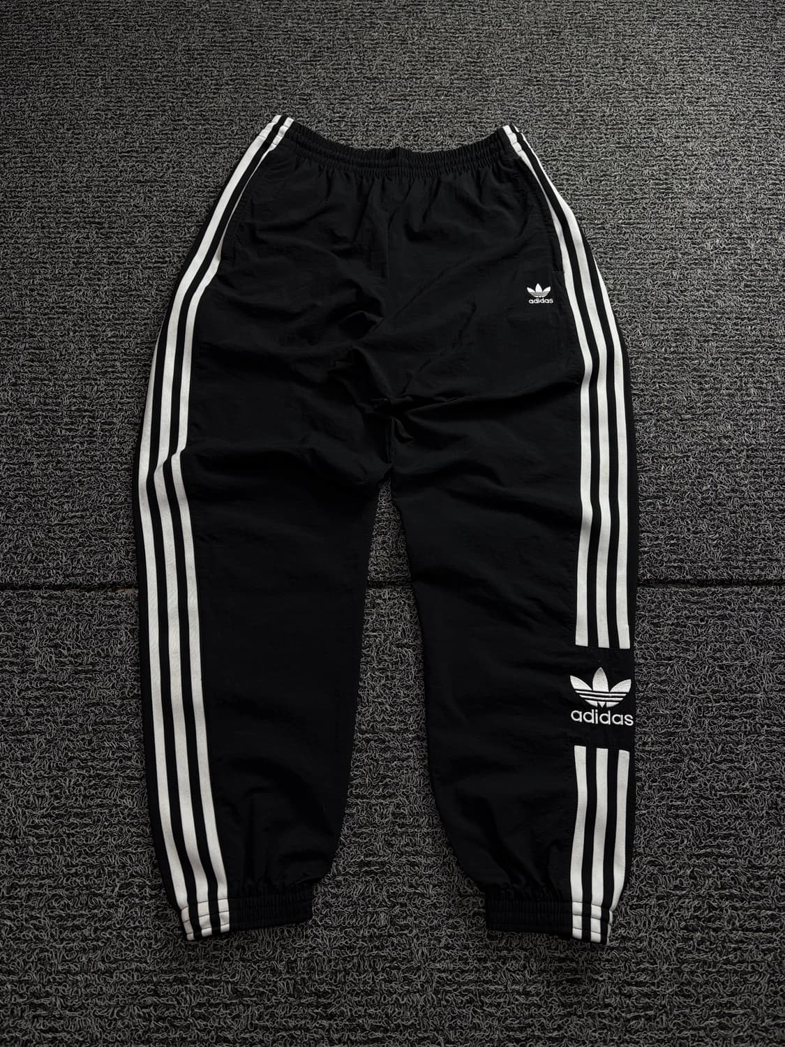 아디다스 트레포일 빅로고 나일론 우븐 트랙팬츠 1587 상품이미지2