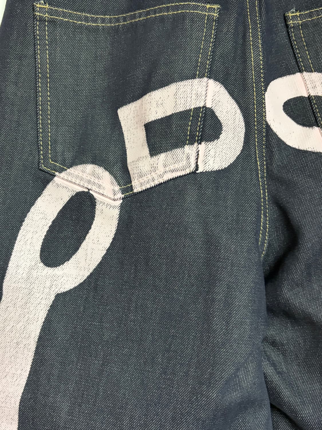 오도어 Logo drop denim in pink 상품이미지4