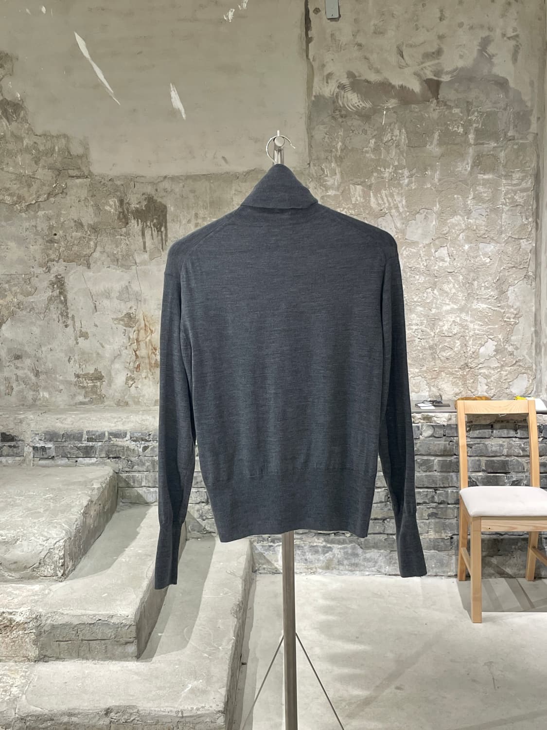 비비안 웨스트우드 레드라벨 멜란지 그레이 터틀넥 orb로고 크롭 니트 상품이미지6