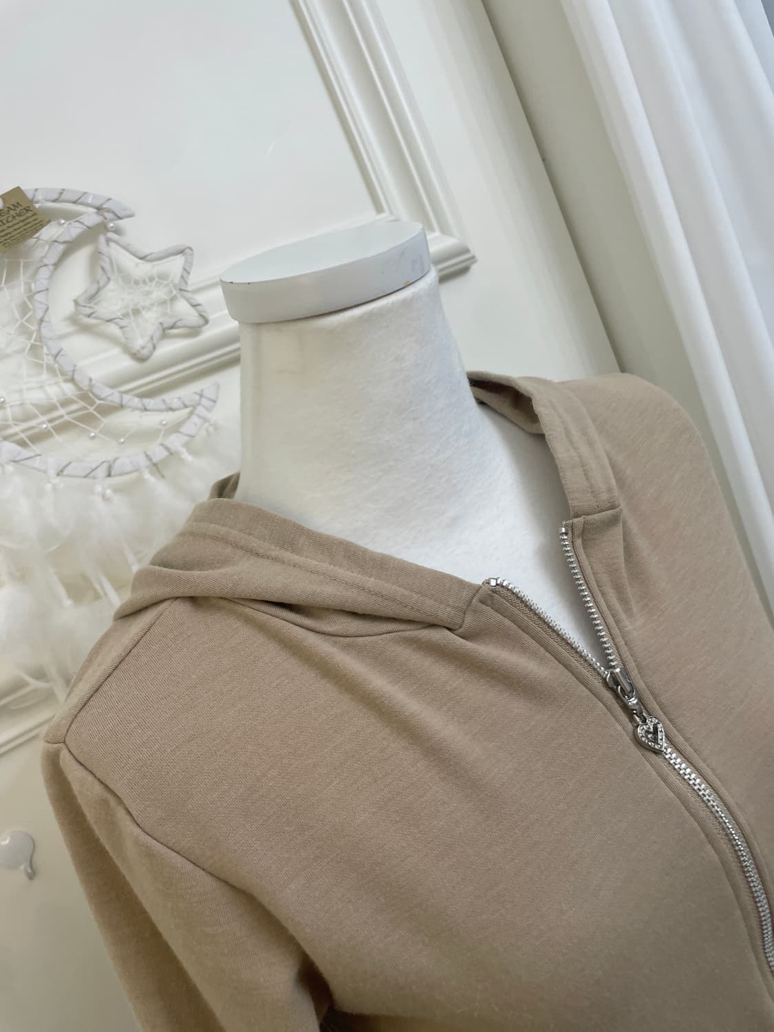 camel beige lace heart point mori hoodie 상품이미지7