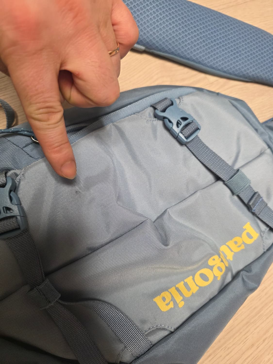 파타고니아 아톰 8L 슬링백 가방 상품이미지6