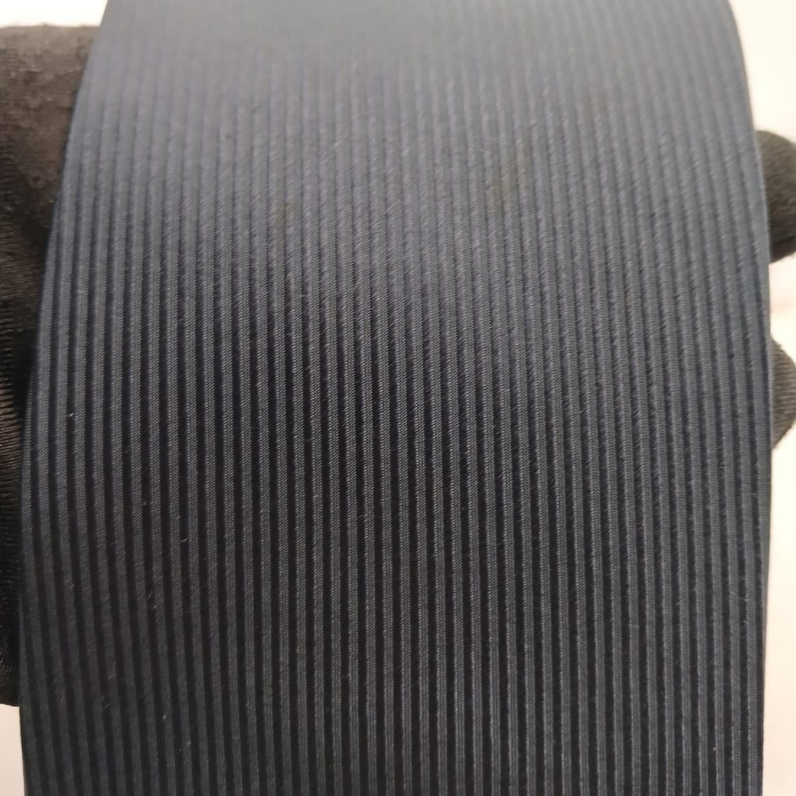 발렌티노 실크 네이비 솔리드 넥타이 9.4cm B등급 A18705
 상품이미지6