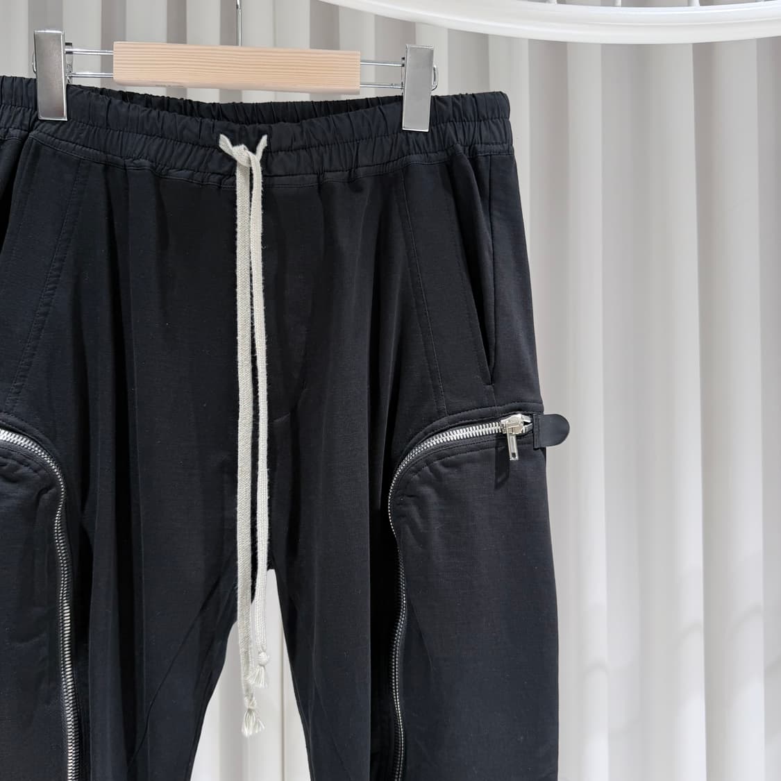 (A+/L) / 릭오웬스 바우하우스 카고 조거 팬츠 블랙 상품이미지4