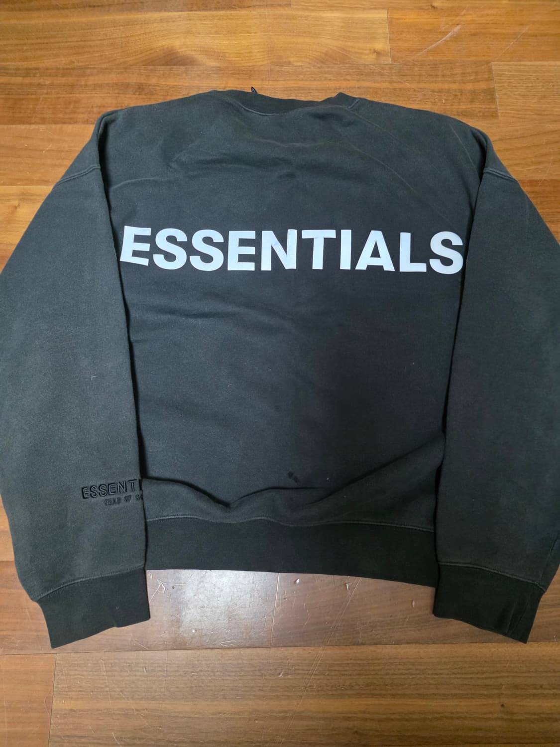 에센셜 19FW 리플렉티브 맨투맨 상품이미지1