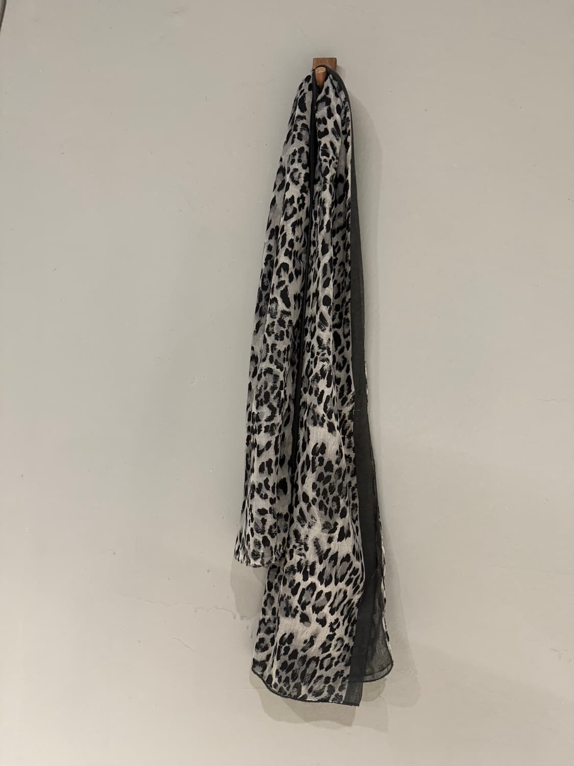 Leopard pattern scarf  상품이미지1